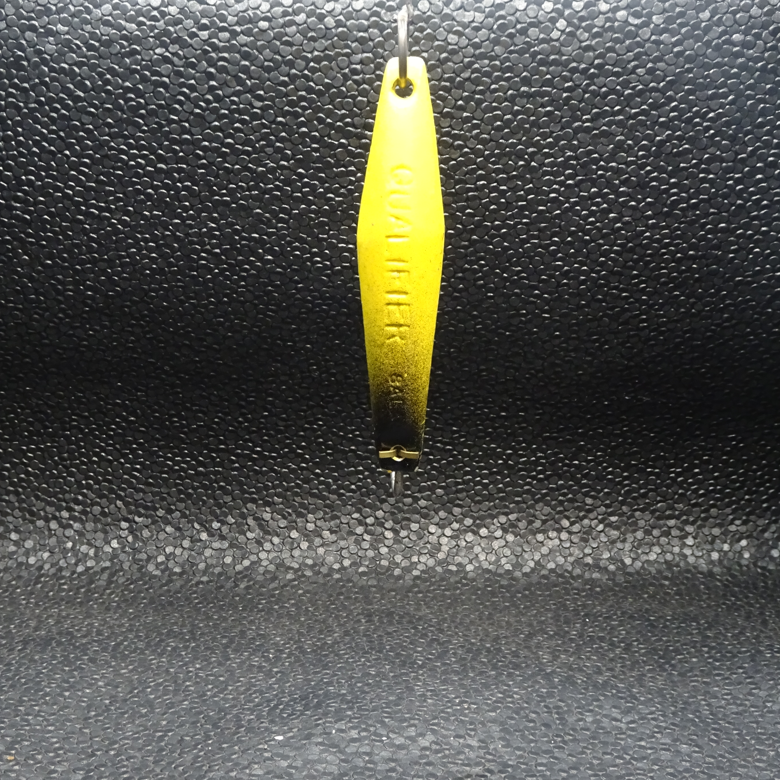 Salas - Qualifier - Yellow/Black - Single Hook